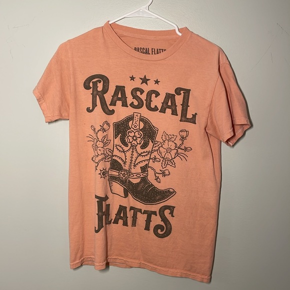Tilly’s Racal Flatts Tee - Picture 2 of 5